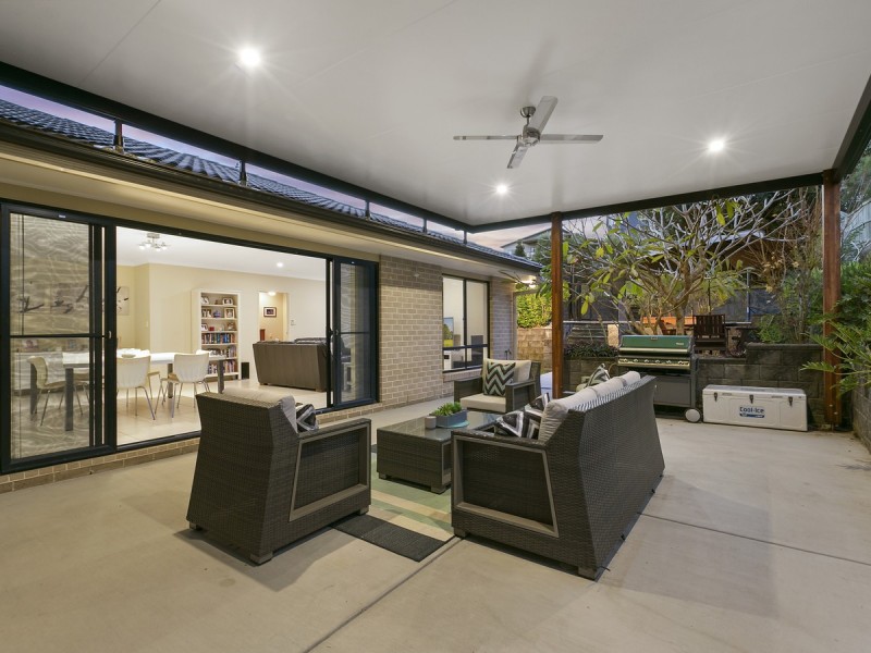 40 Hawkesbury Avenue, Pacific Pines QLD 4211