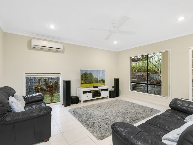 40 Hawkesbury Avenue, Pacific Pines QLD 4211