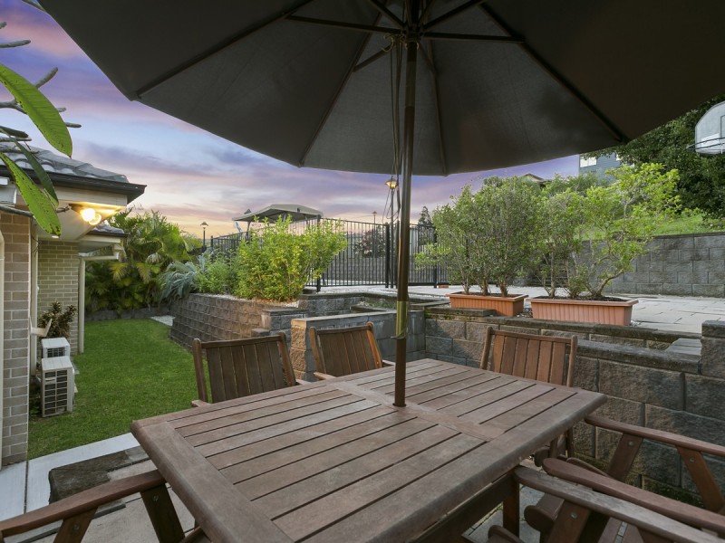 40 Hawkesbury Avenue, Pacific Pines QLD 4211