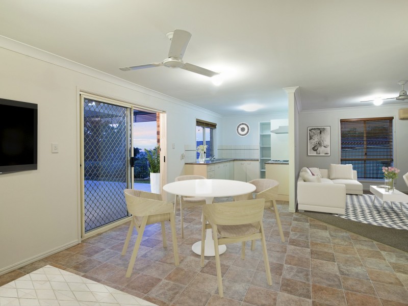 33 Crestridge Crescent, Oxenford QLD 4210