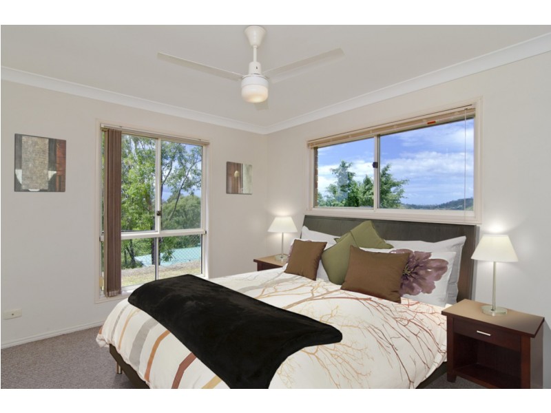 33 Crestridge Crescent, Oxenford QLD 4210