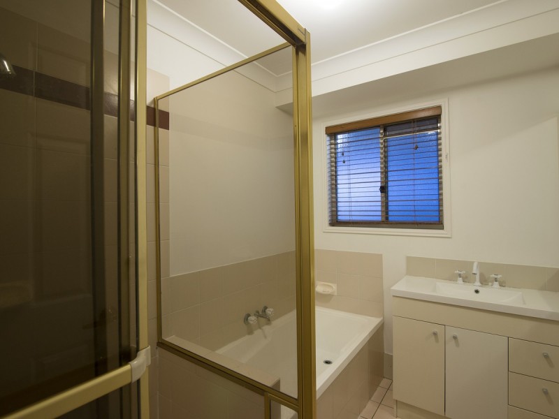 33 Crestridge Crescent, Oxenford QLD 4210