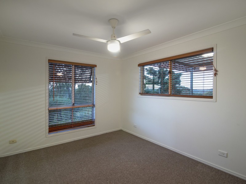 33 Crestridge Crescent, Oxenford QLD 4210