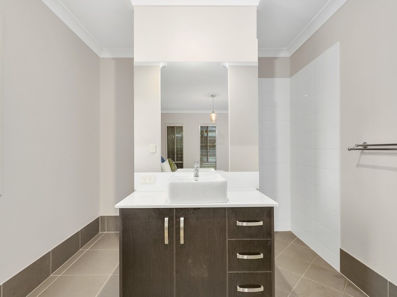 7 Peel Street, Upper Coomera QLD 4209