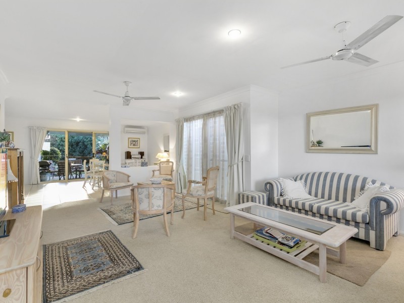 26 Molokai Crescent, Pacific Pines QLD 4211