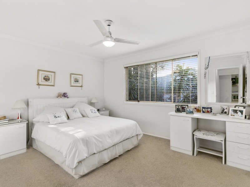 26 Molokai Crescent, Pacific Pines QLD 4211