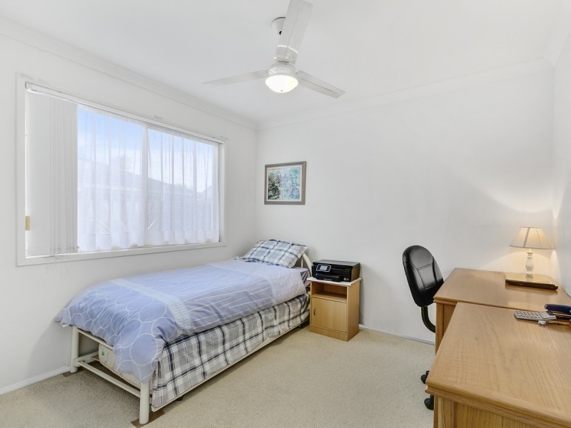 26 Molokai Crescent, Pacific Pines QLD 4211