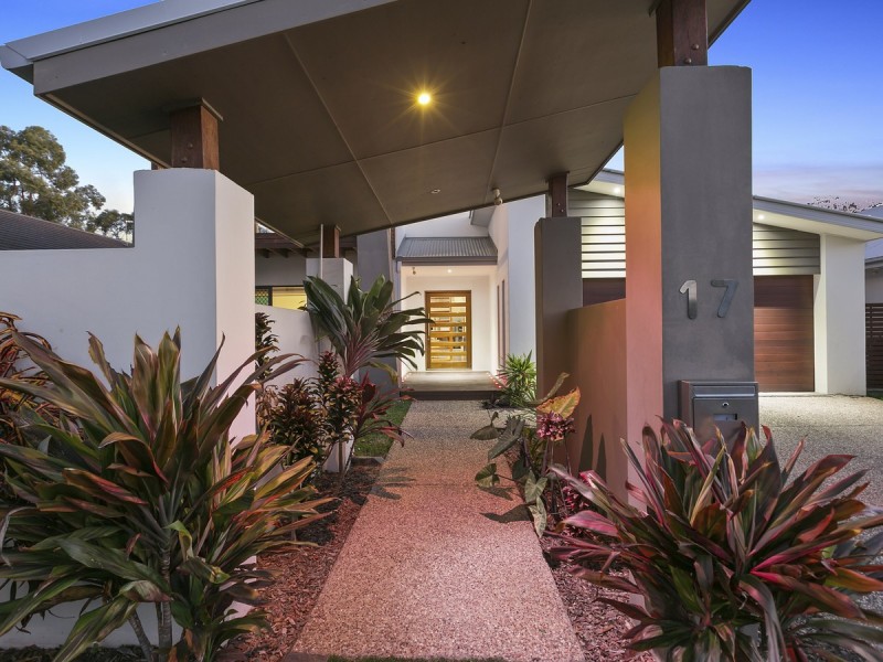17 The Close, Helensvale QLD 4212