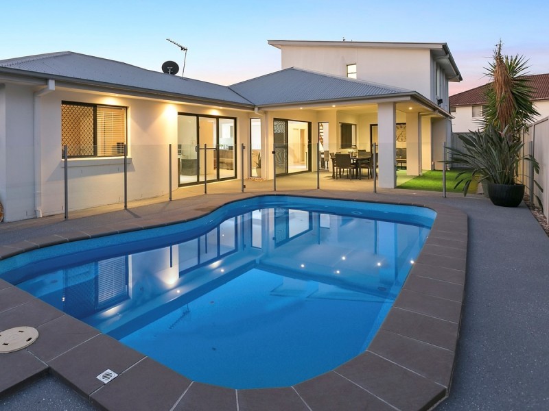 17 The Close, Helensvale QLD 4212