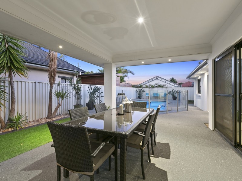 17 The Close, Helensvale QLD 4212