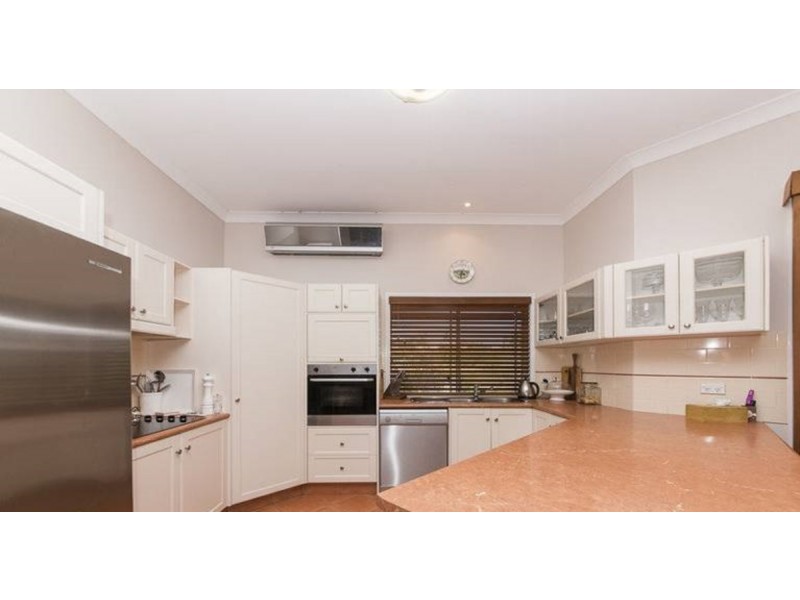 7 Pago Terrace, Pacific Pines QLD 4211