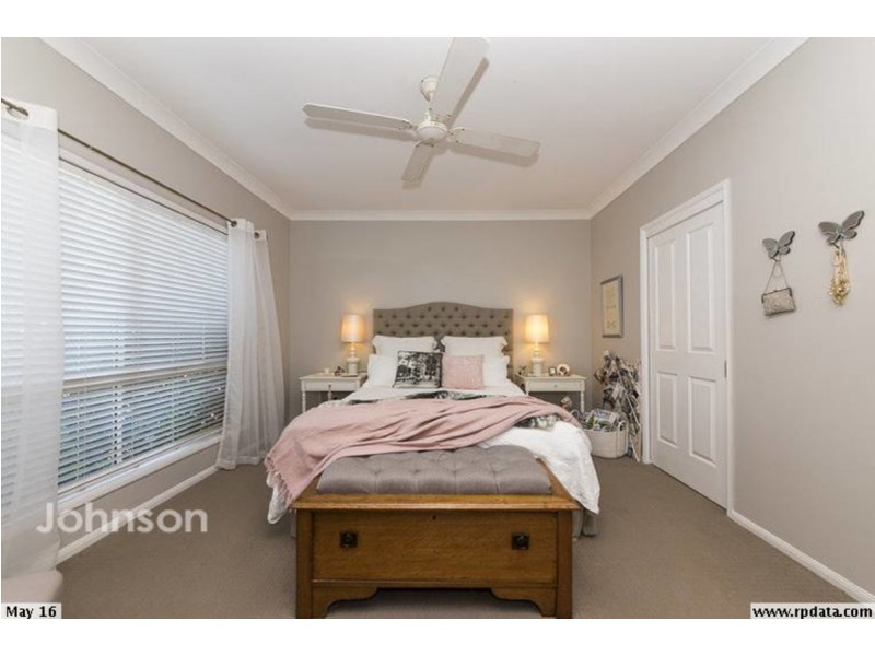 7 Pago Terrace, Pacific Pines QLD 4211