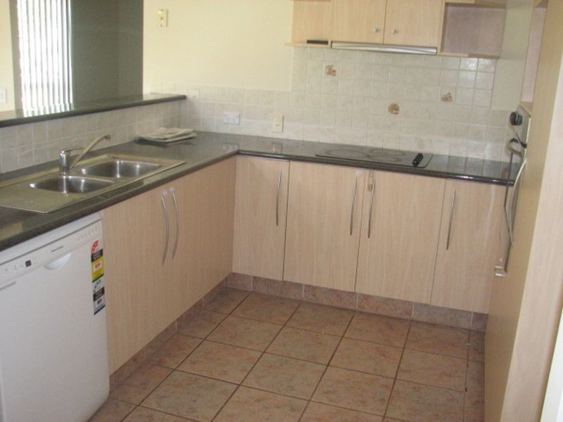 30 Molokai Crescent, Pacific Pines QLD 4211