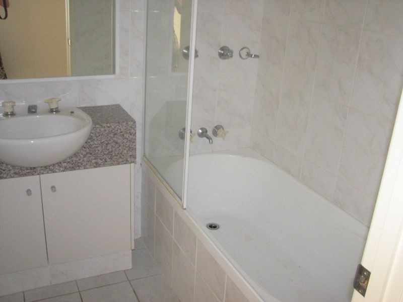 30 Molokai Crescent, Pacific Pines QLD 4211