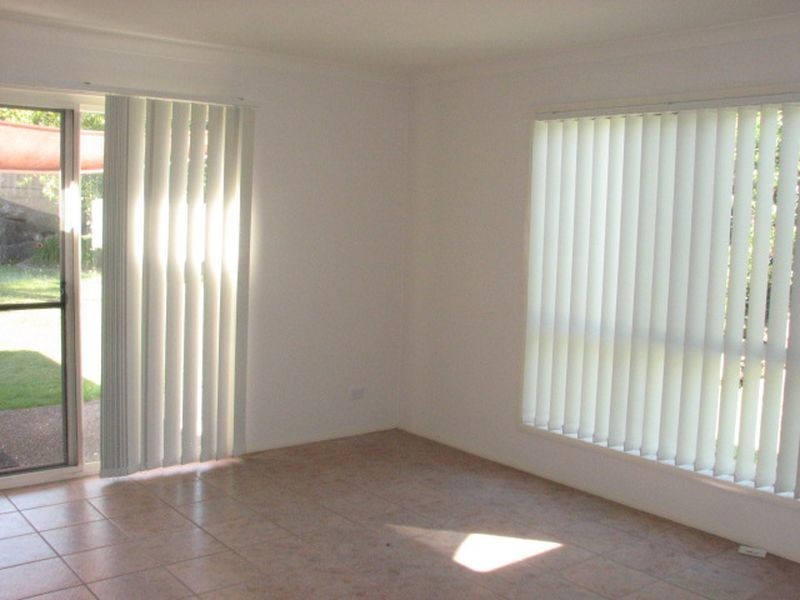 30 Molokai Crescent, Pacific Pines QLD 4211