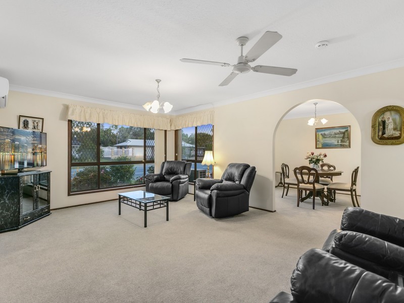 13 California Drive, Oxenford QLD 4210