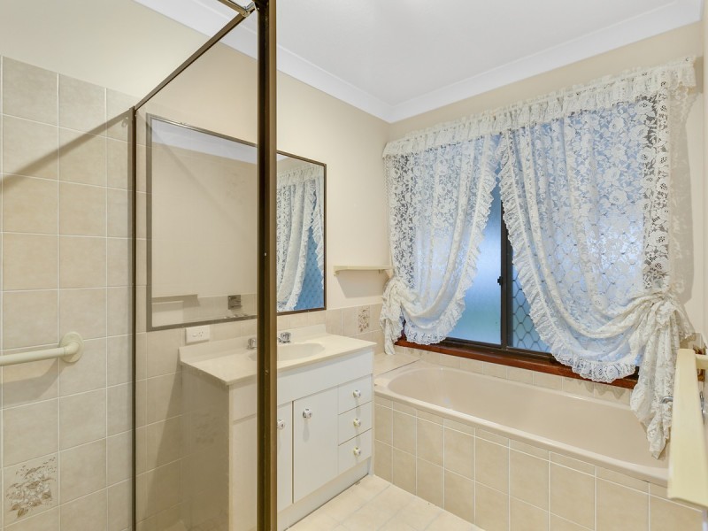 13 California Drive, Oxenford QLD 4210