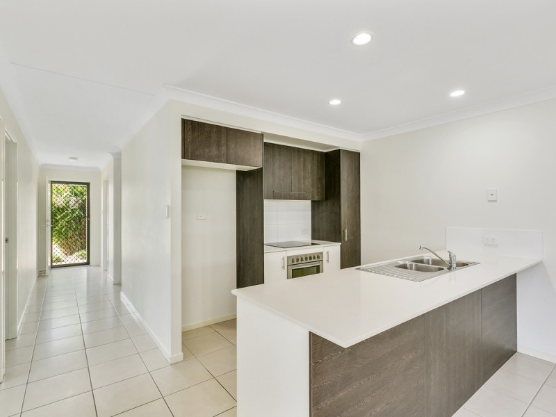 1/25 Hadrian Crescent, Pacific Pines QLD 4211