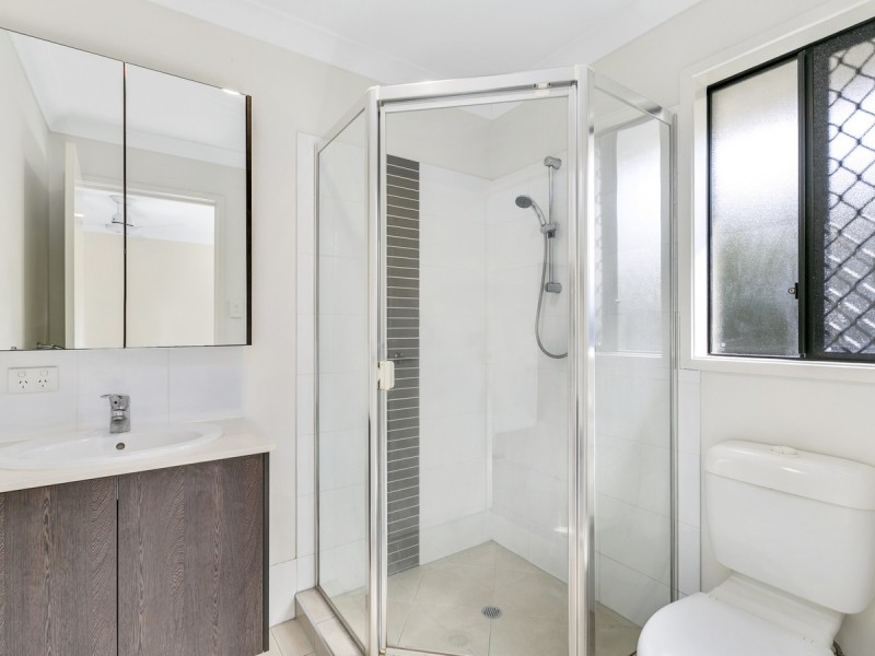 1/25 Hadrian Crescent, Pacific Pines QLD 4211