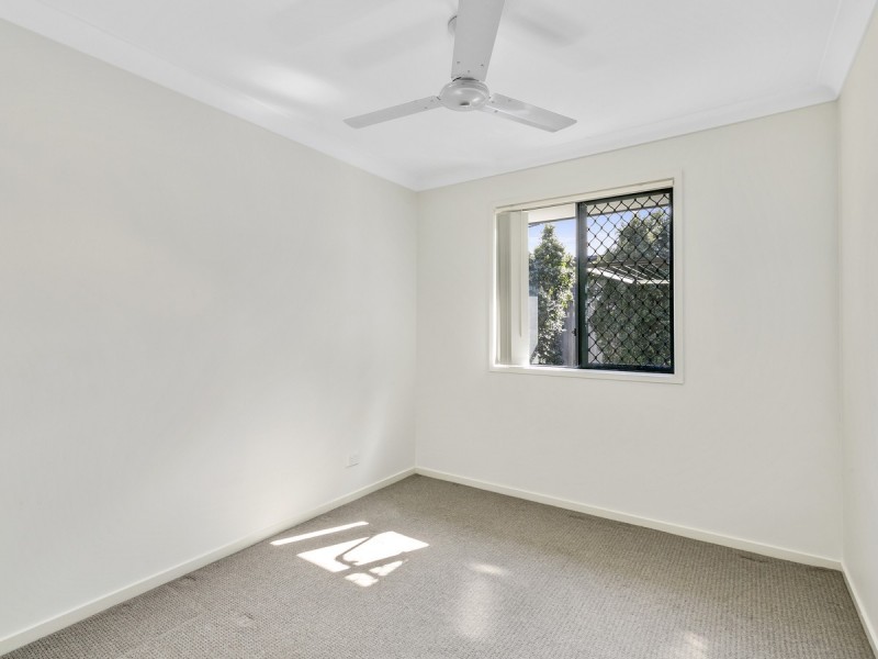 1/25 Hadrian Crescent, Pacific Pines QLD 4211