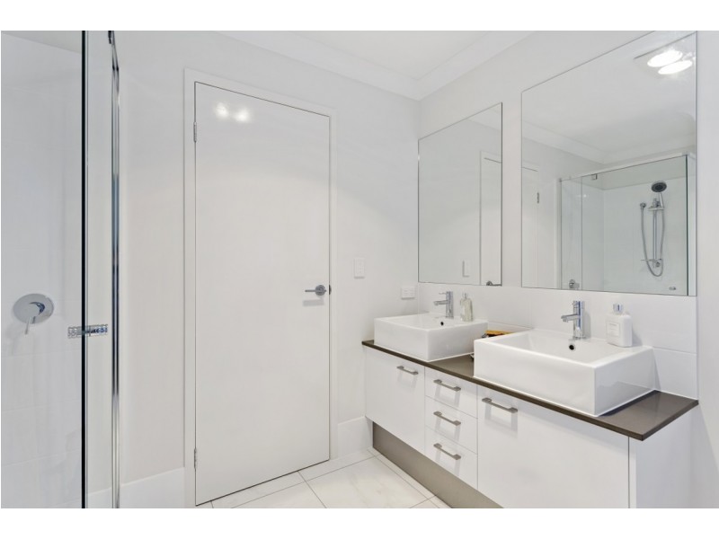 1 Terence Drive, Oxenford QLD 4210