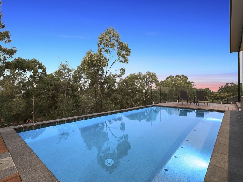 18 Bonin Close, Pacific Pines QLD 4211