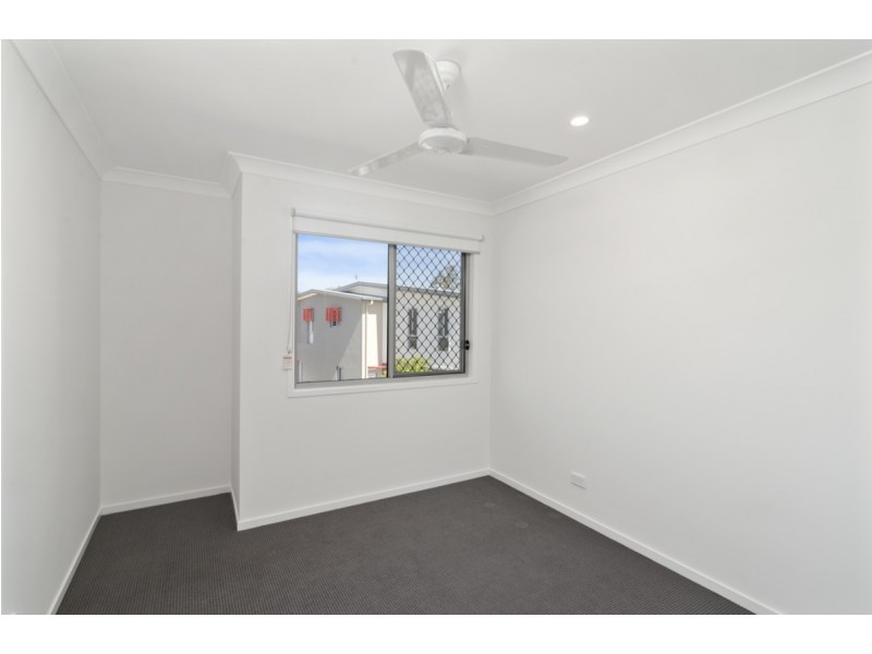 30/37 Witheren Circuit, Pacific Pines QLD 4211