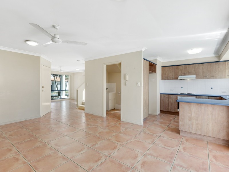 44/2 Studio Drive, Pacific Pines QLD 4211