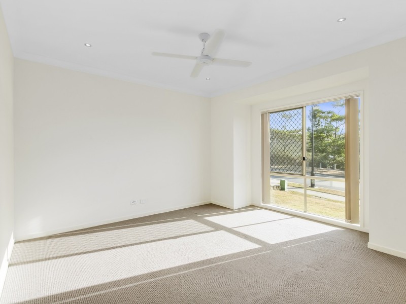 6 Kadie Place, Pacific Pines QLD 4211