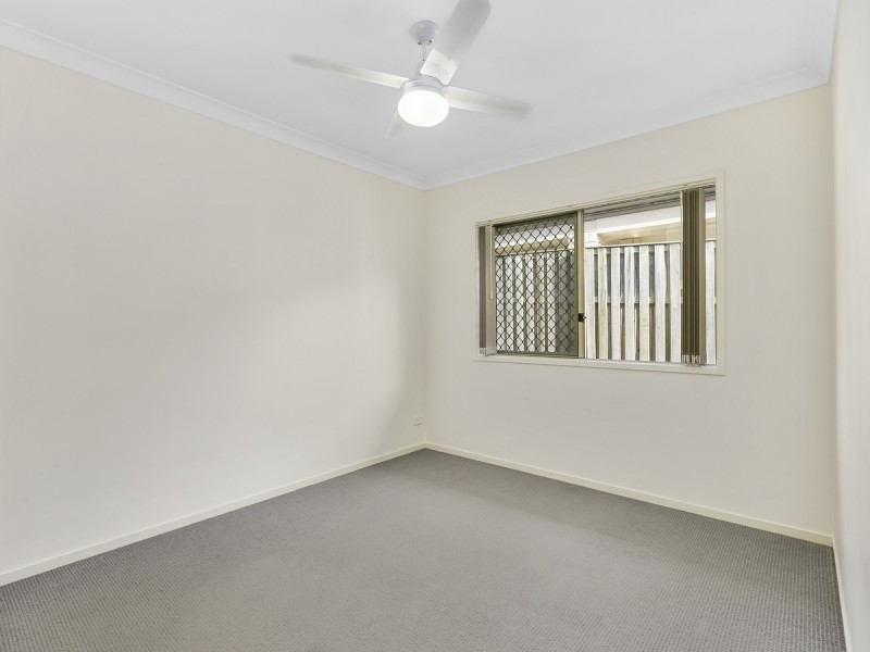 6 Kadie Place, Pacific Pines QLD 4211