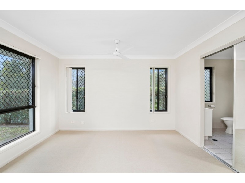 6 Angourie Crescent, Pacific Pines QLD 4211