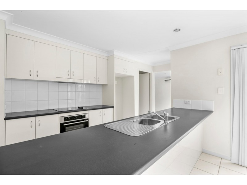 6 Angourie Crescent, Pacific Pines QLD 4211