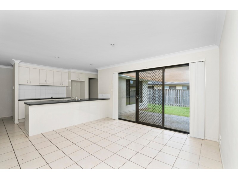 6 Angourie Crescent, Pacific Pines QLD 4211