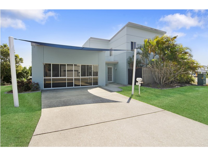 2 Ridgewood Close, Pacific Pines QLD 4211