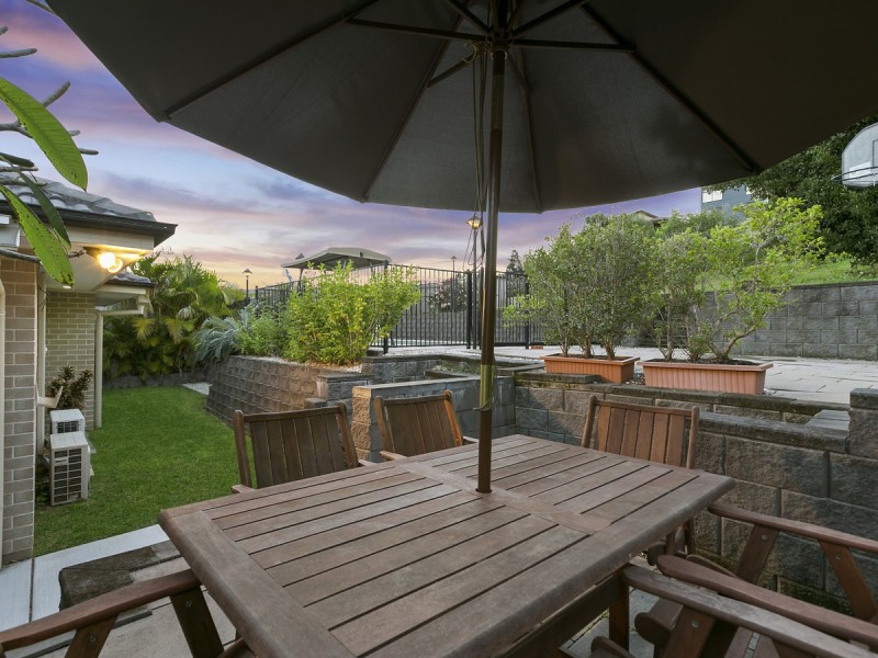 40 Hawkesbury Avenue, Pacific Pines QLD 4211