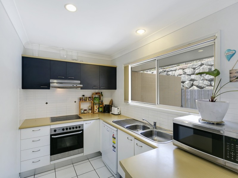 51/31 Archipelago Street, Pacific Pines QLD 4211