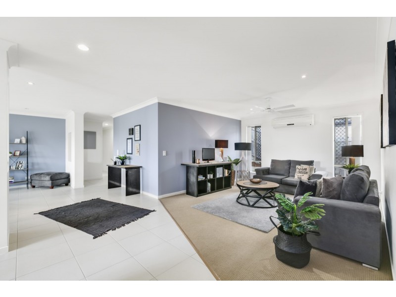 64 Keneally Street, Maudsland QLD 4210