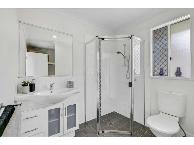 64 Keneally Street, Maudsland QLD 4210