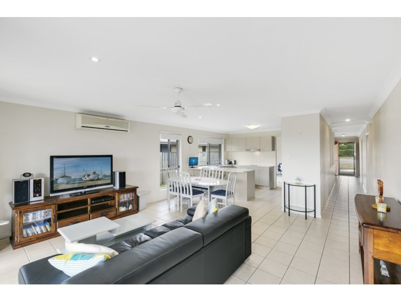 19 Tomah Street, Pacific Pines QLD 4211