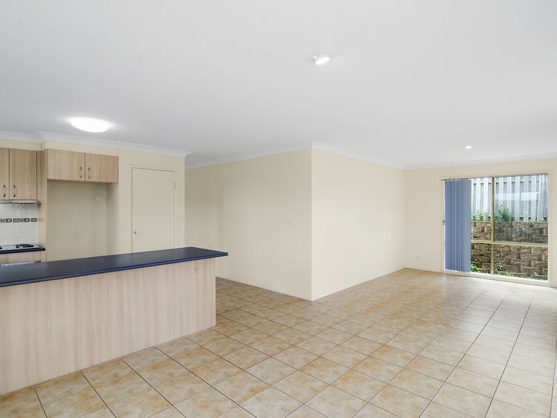 9 Murchison Street, Pacific Pines QLD 4211