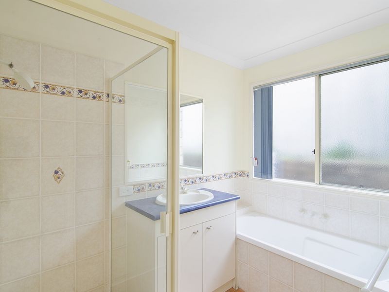 9 Murchison Street, Pacific Pines QLD 4211