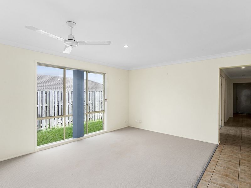 9 Murchison Street, Pacific Pines QLD 4211