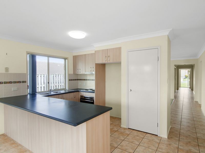 9 Murchison Street, Pacific Pines QLD 4211