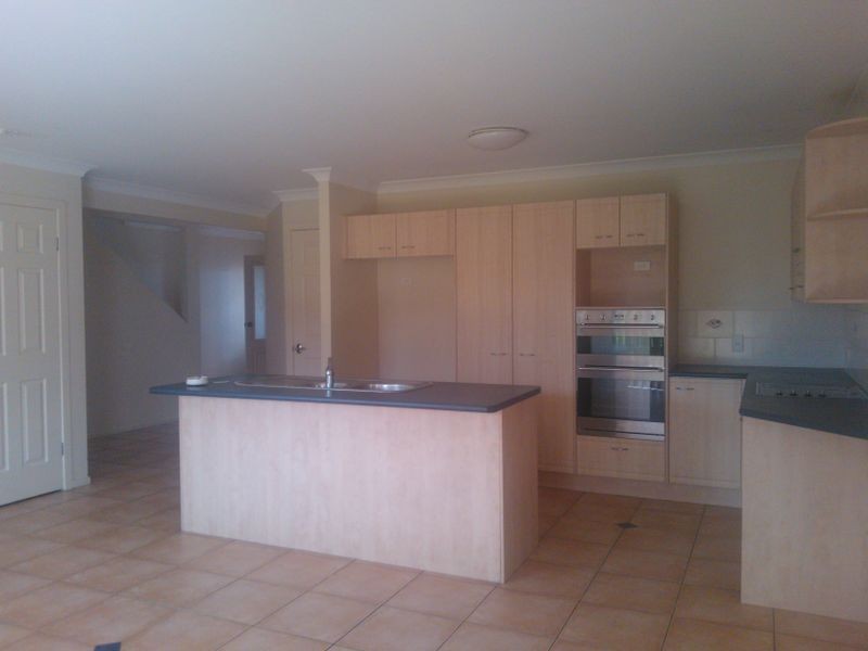 1/14 Crosby Avenue, Pacific Pines QLD 4211