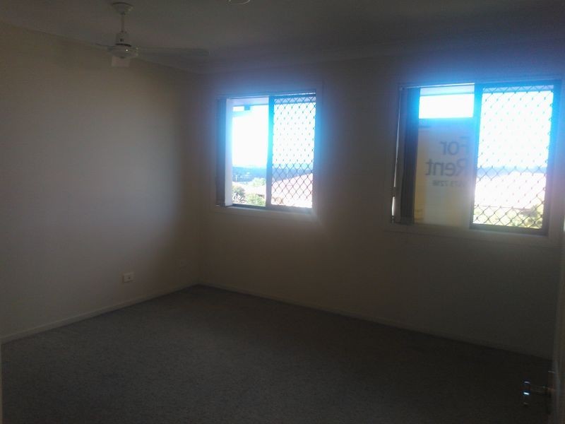 1/14 Crosby Avenue, Pacific Pines QLD 4211