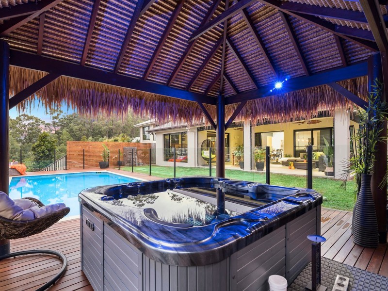 50 Fletcher Crescent, Pacific Pines QLD 4211