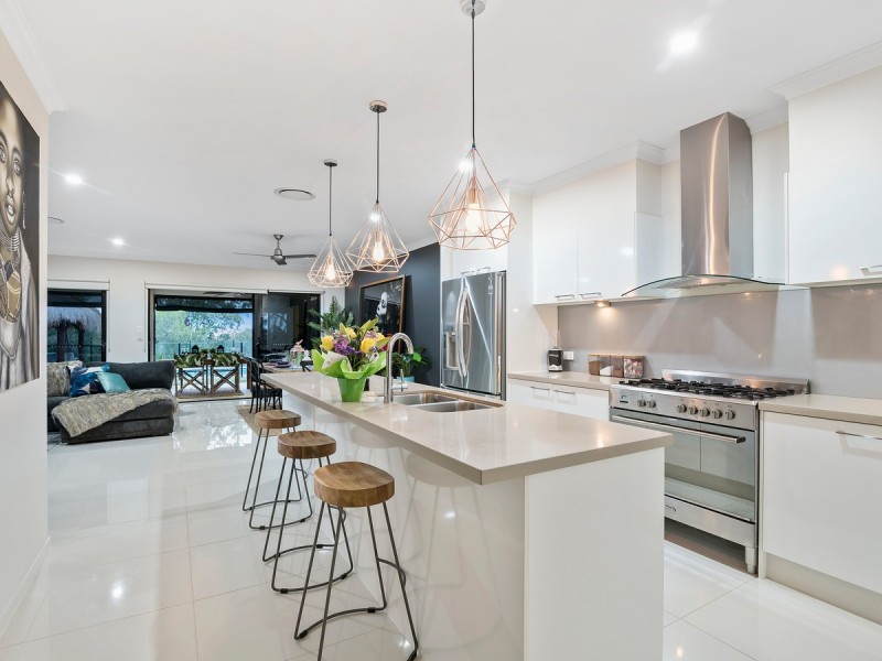 50 Fletcher Crescent, Pacific Pines QLD 4211