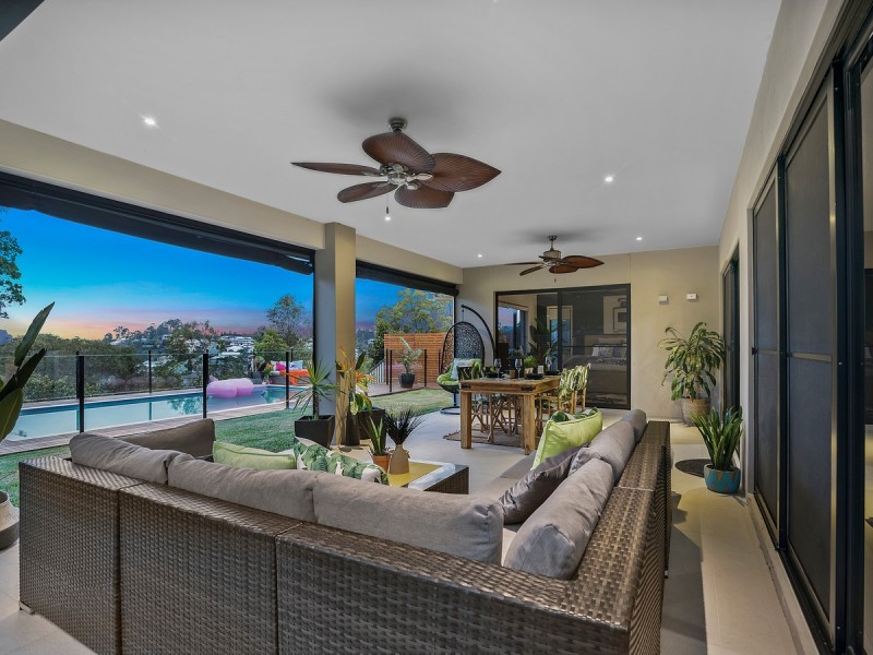 50 Fletcher Crescent, Pacific Pines QLD 4211