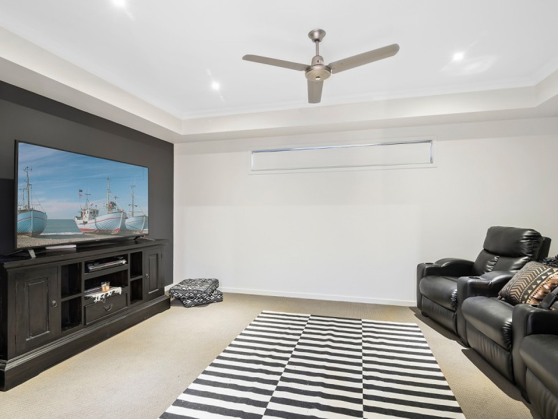 50 Fletcher Crescent, Pacific Pines QLD 4211