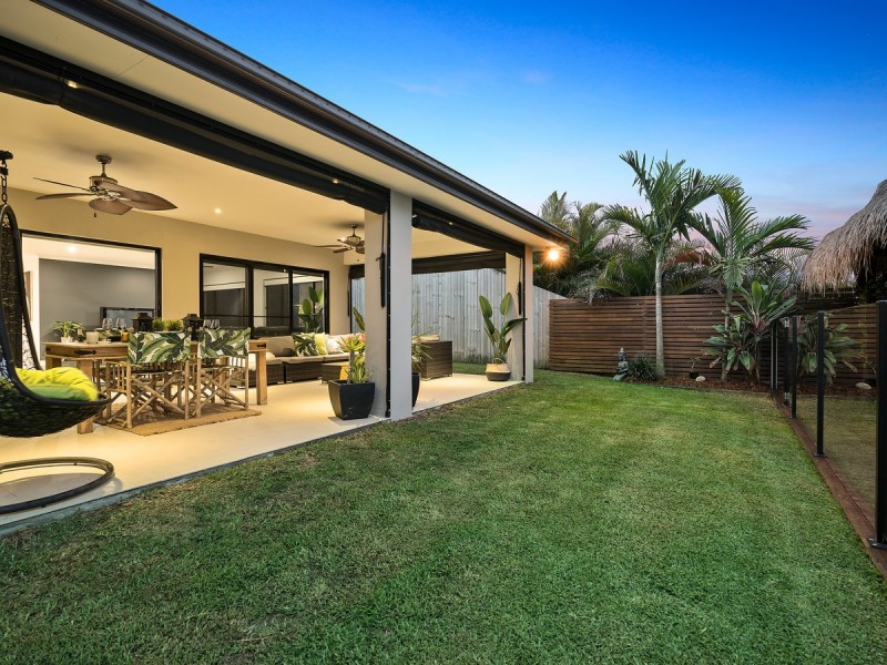 50 Fletcher Crescent, Pacific Pines QLD 4211